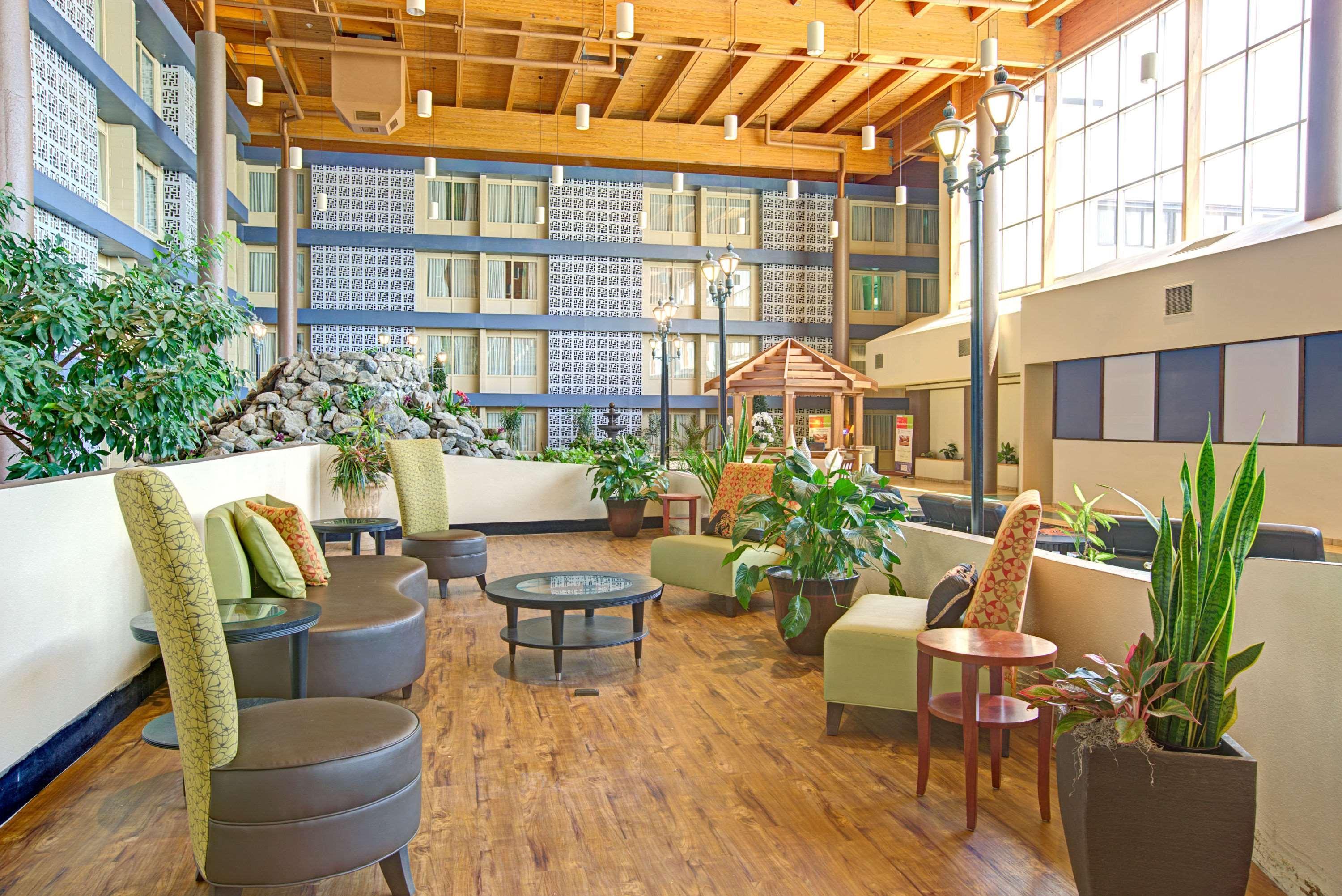 Hotel Ramada Plaza By Wyndham Charlotte South End Airport Exterior foto