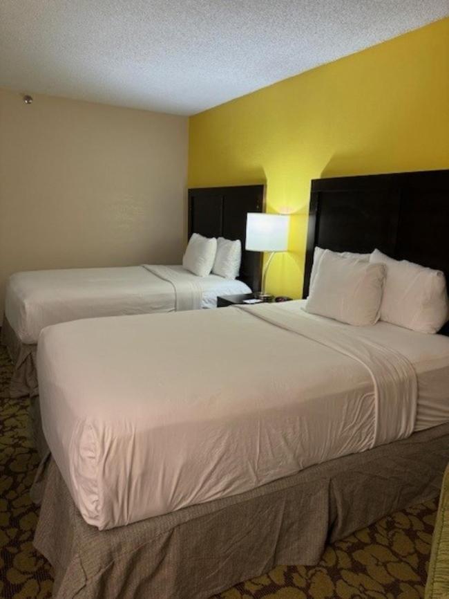 Hotel Ramada Plaza By Wyndham Charlotte South End Airport Exterior foto