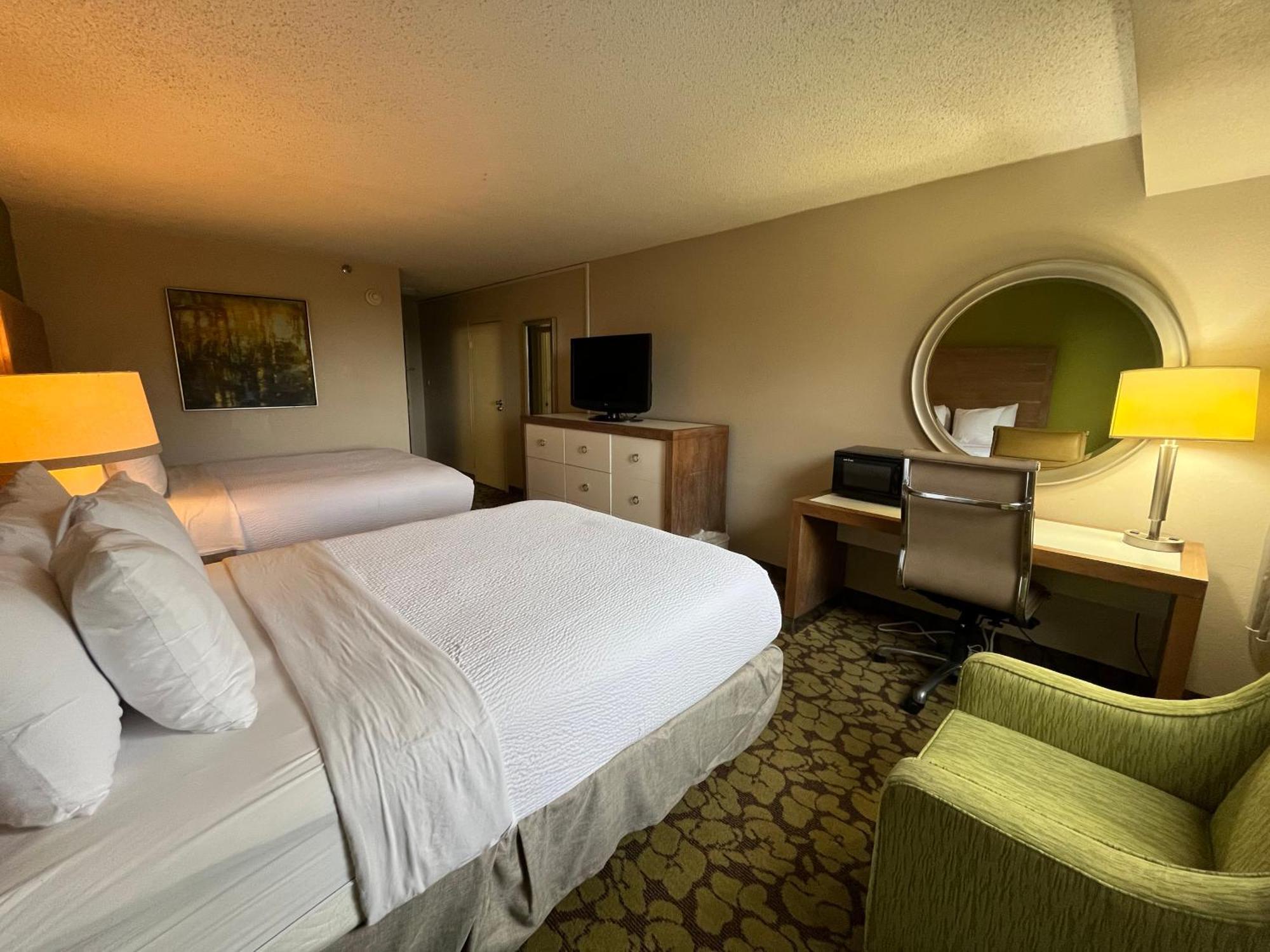 Hotel Ramada Plaza By Wyndham Charlotte South End Airport Exterior foto