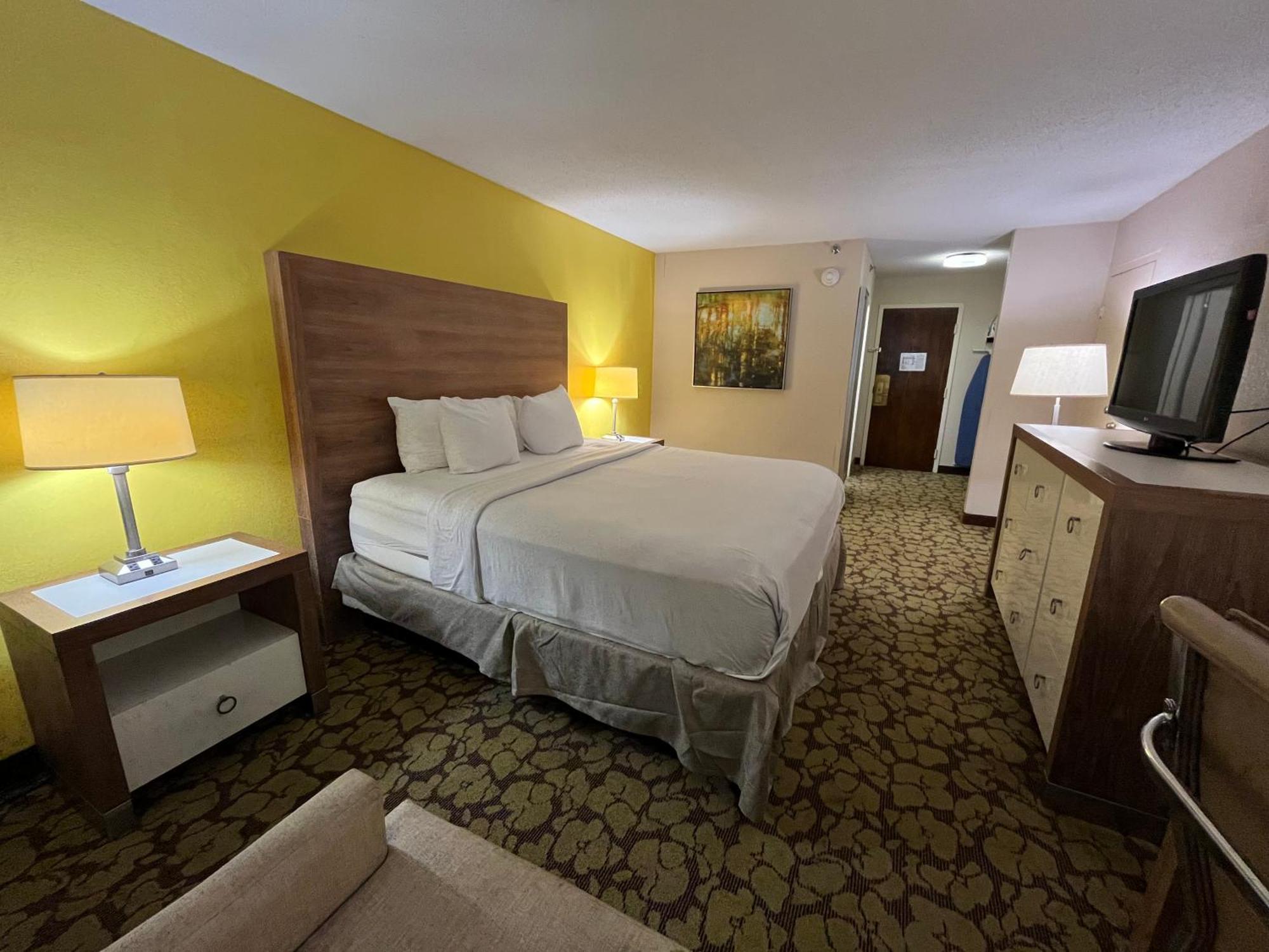 Hotel Ramada Plaza By Wyndham Charlotte South End Airport Exterior foto