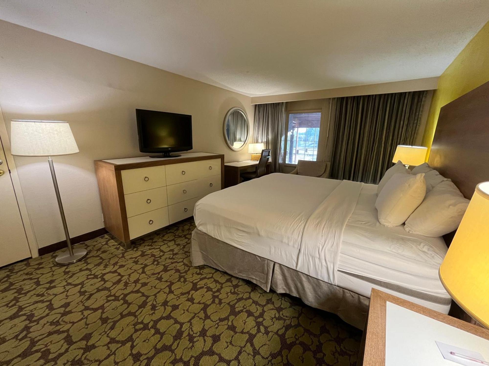 Hotel Ramada Plaza By Wyndham Charlotte South End Airport Exterior foto