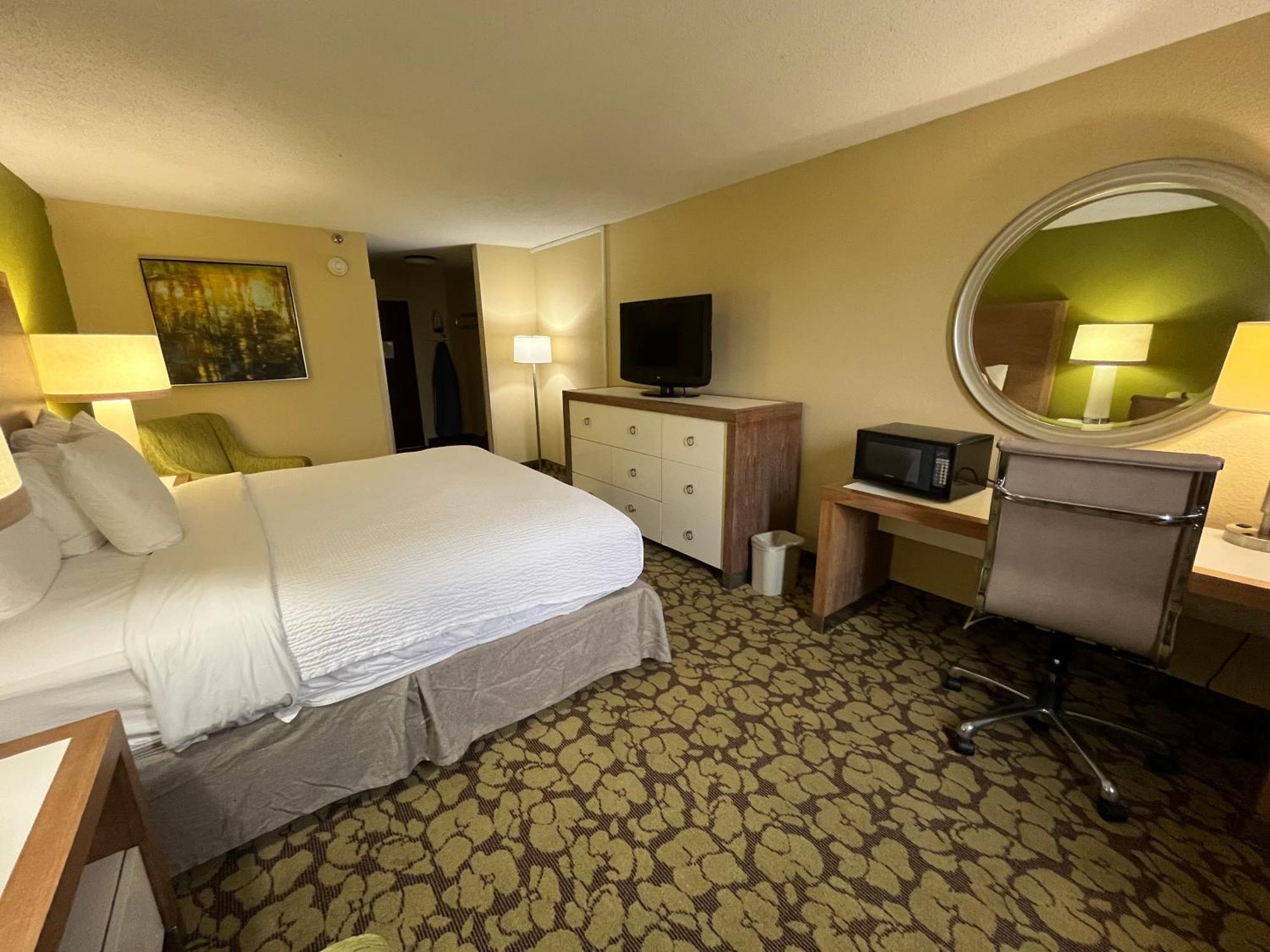 Hotel Ramada Plaza By Wyndham Charlotte South End Airport Exterior foto