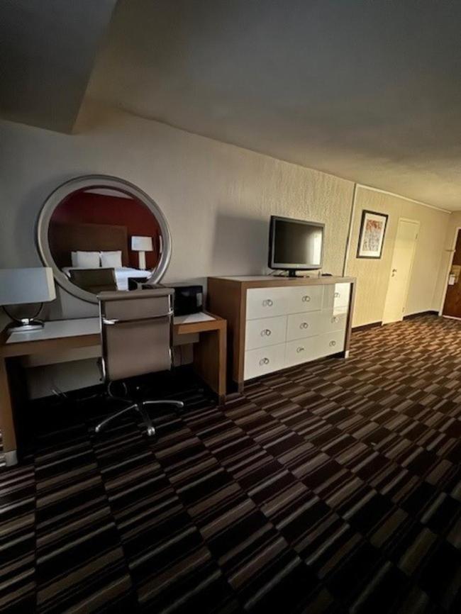 Hotel Ramada Plaza By Wyndham Charlotte South End Airport Exterior foto